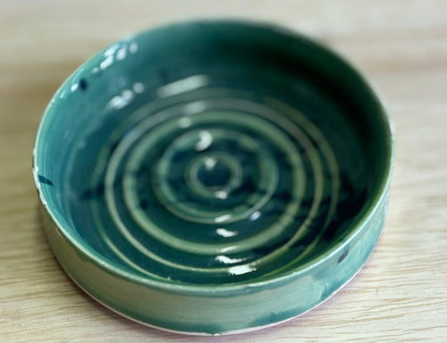 Green soap dish